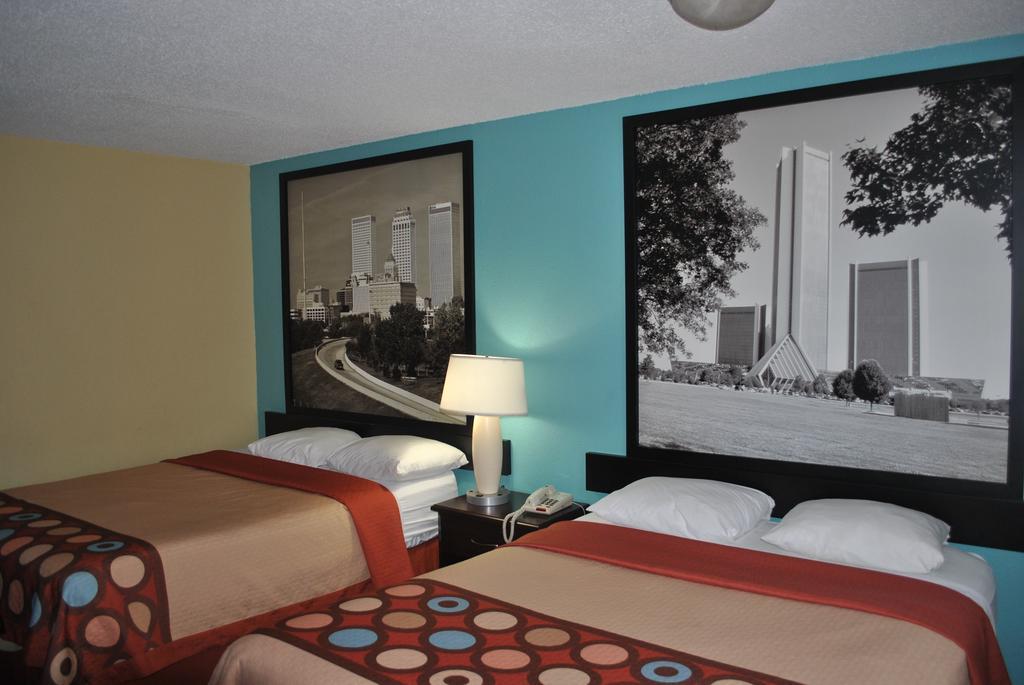 Super 8 By Wyndham Tulsa Hotel Quarto foto